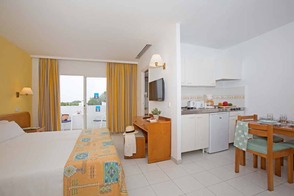 GAVIMAR ARIEL CHICO HOTEL AND APARTMENTS 5/33