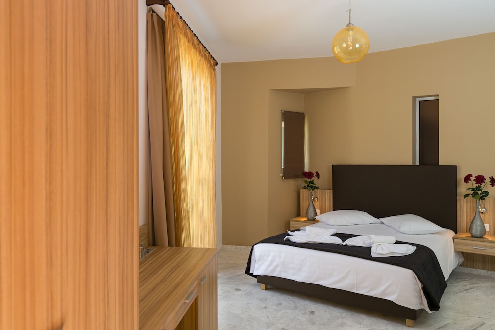 Hotel Elotia 9/30