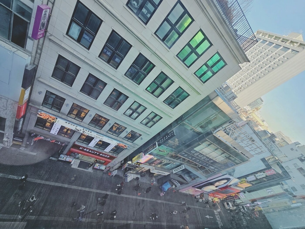 Ekonomy Hotel Myeongdong Premier 8/48