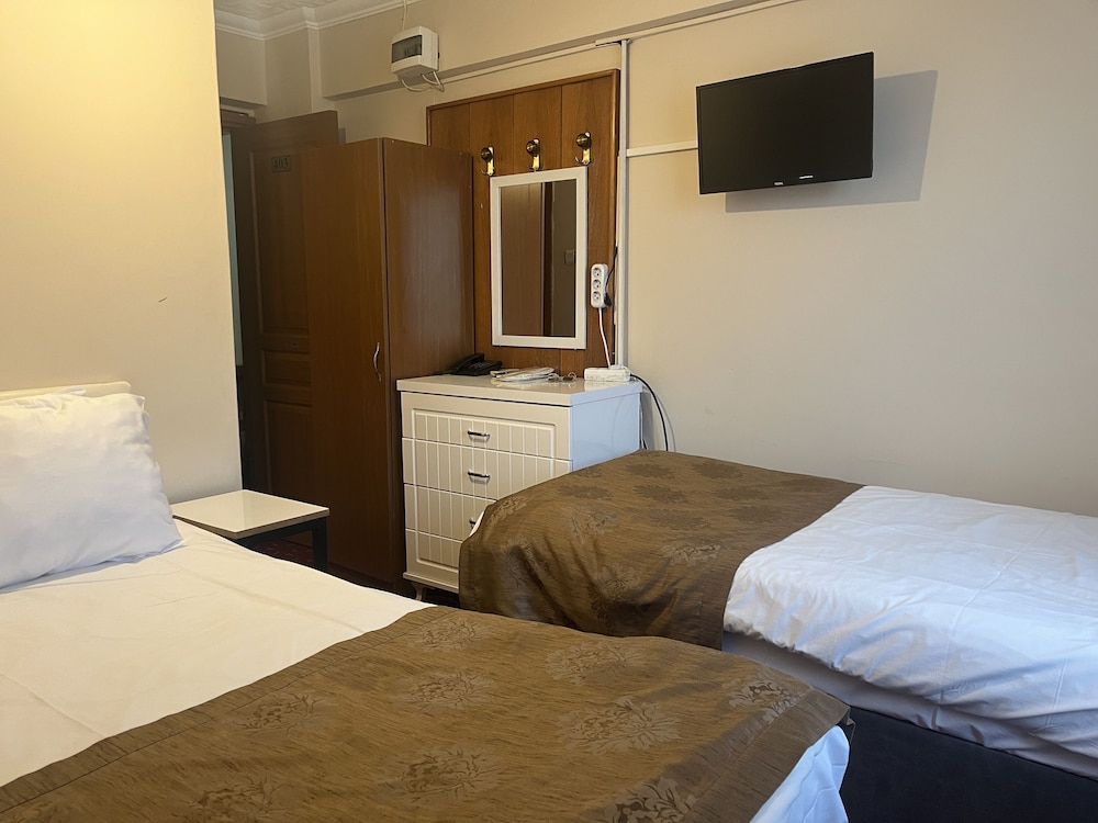 Istanbul Paris Hotel And Hostel 23/74