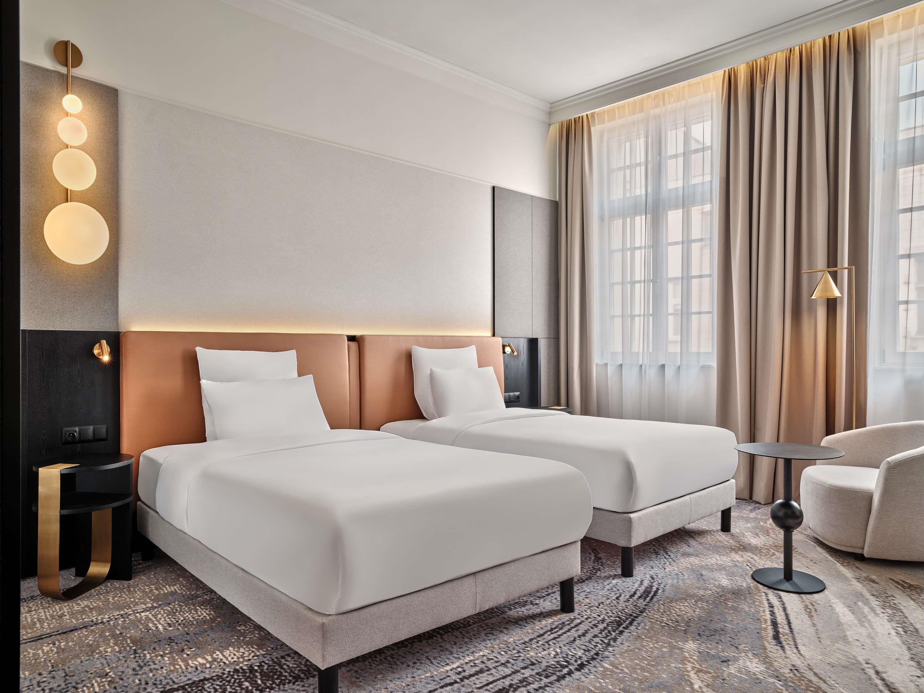 Super, Executive, Twin Beds