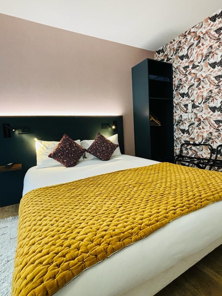 STANDARD, DOUBLE BED