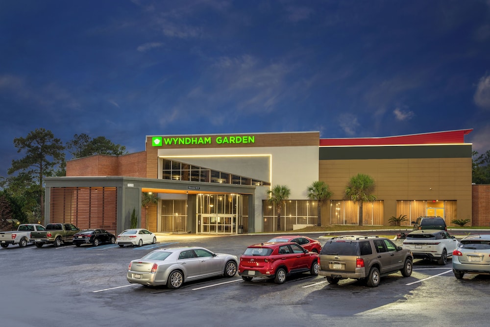 Hawthorn Extended Stay by Wyndham Columbia / Ft. Jackson 43/55