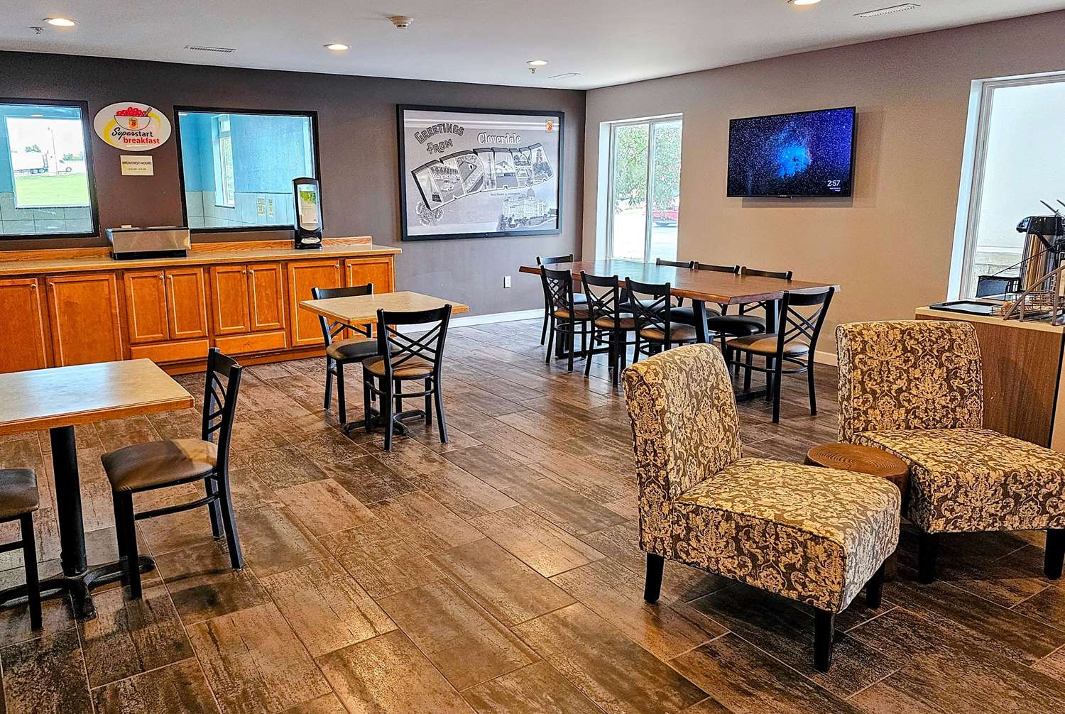 Super 8 by Wyndham Cloverdale IN 7/10