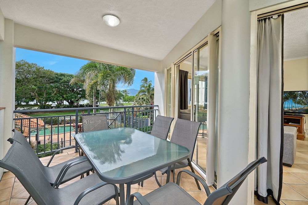 NORTH COVE WATERFRONT SUITES 48/58