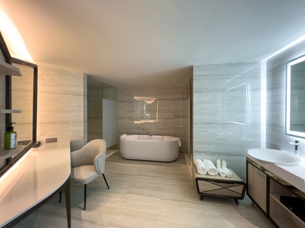 Amethyst Hotel Pattaya 50/50