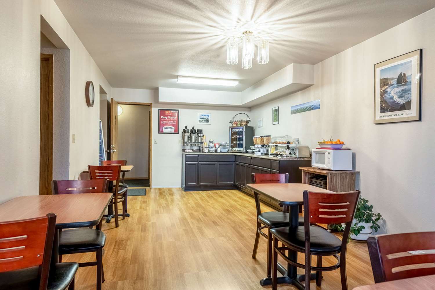 Econo Lodge Washington Harbor 28/30