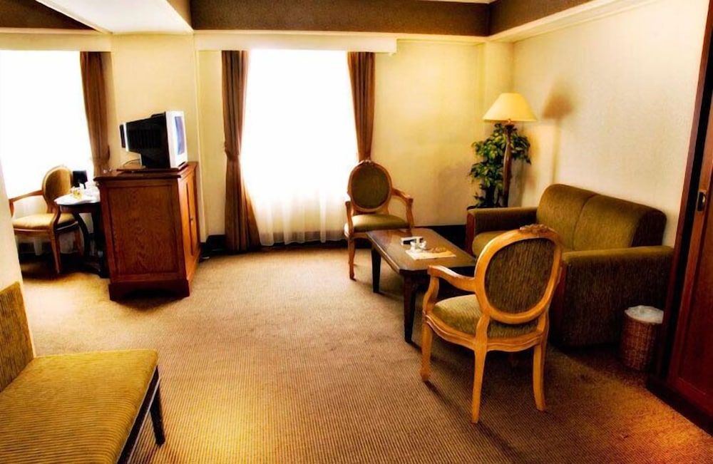 Golden Boutique Hotel Melawai 38/48