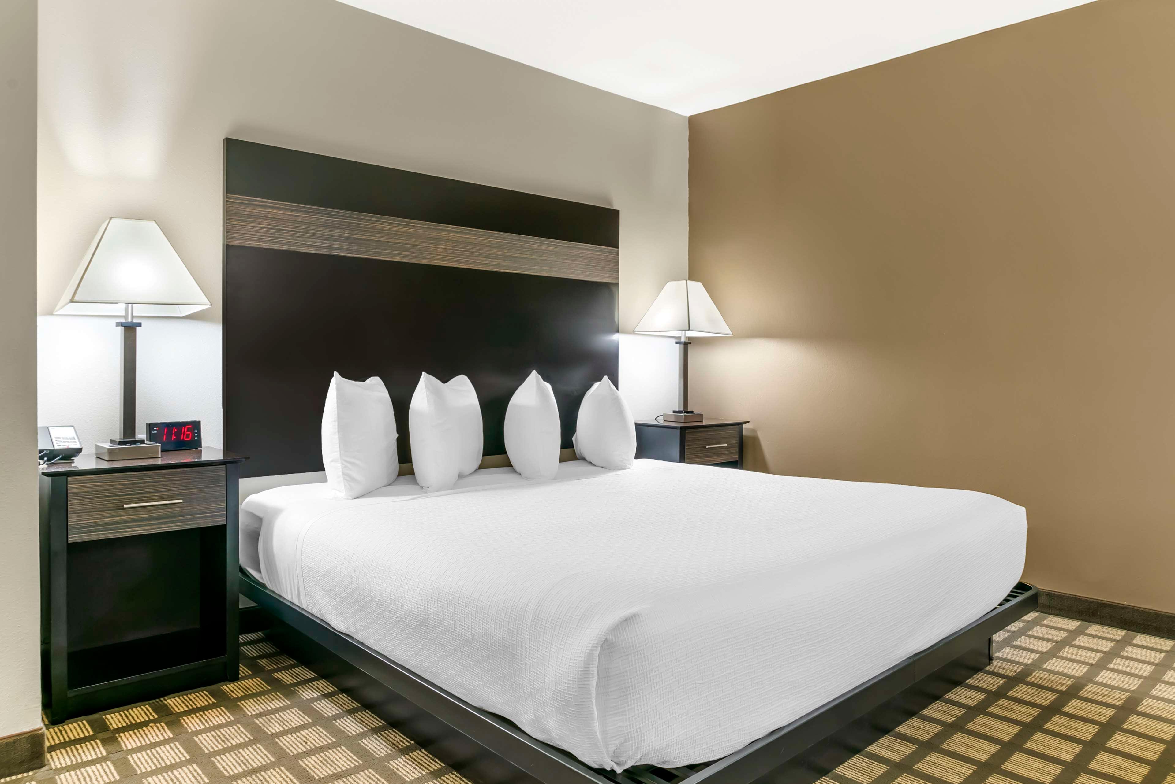 Room, Queen Bed, Accessible