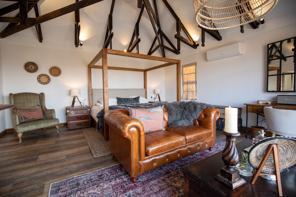 Otjiwa Lodge Namibia 30/50
