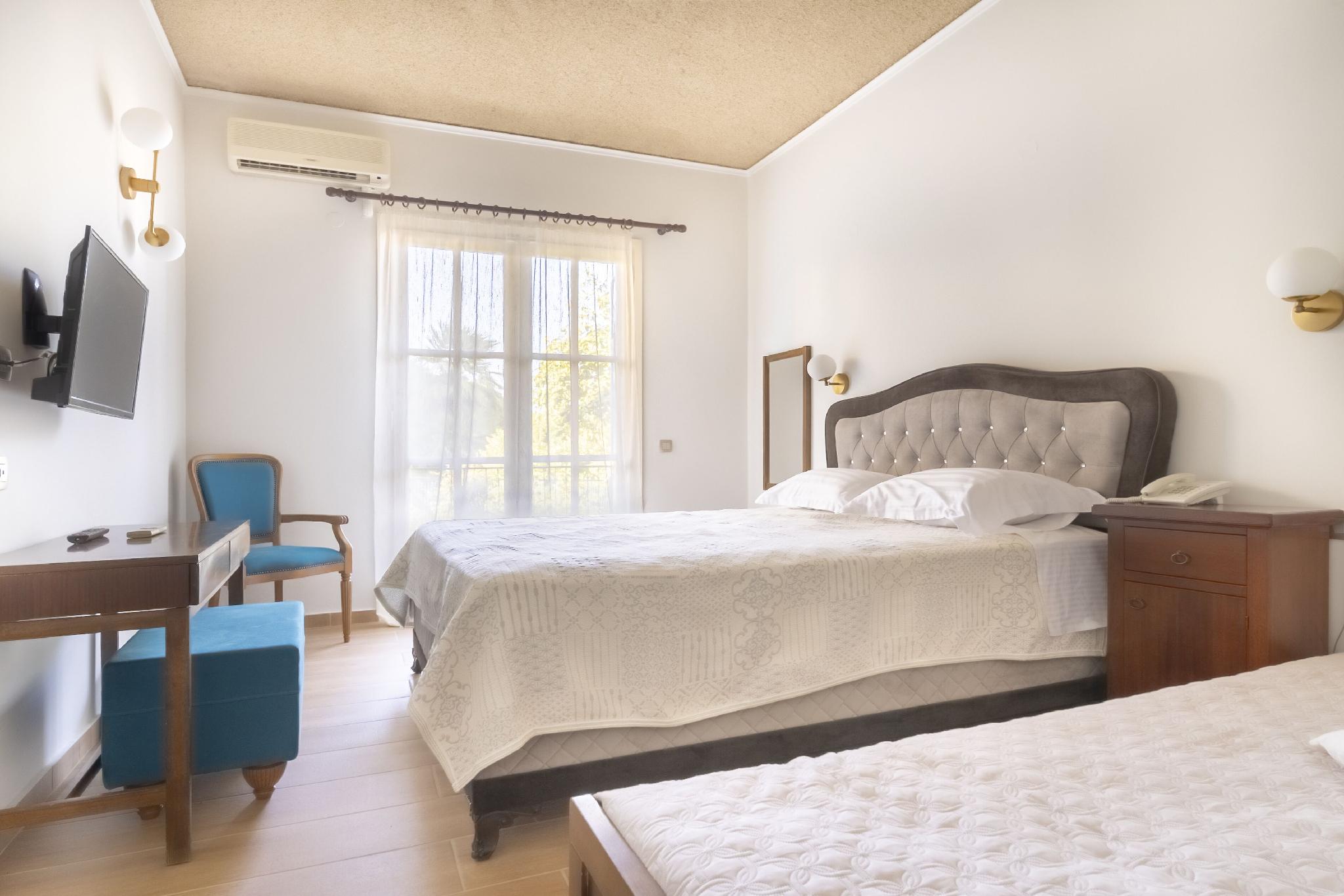 Deluxe, Double Bed, Garden View