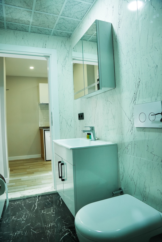 White Golden Suite Hotel 39/40
