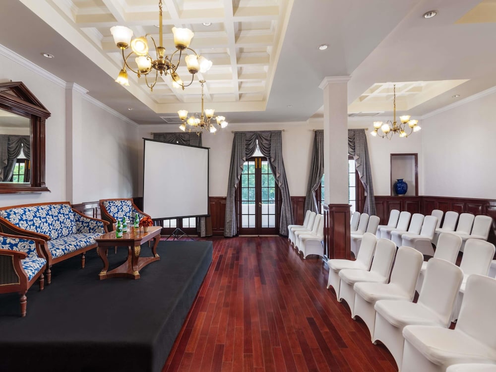 Majapahit Hotel Surabaya - MGallery Collection 39/47