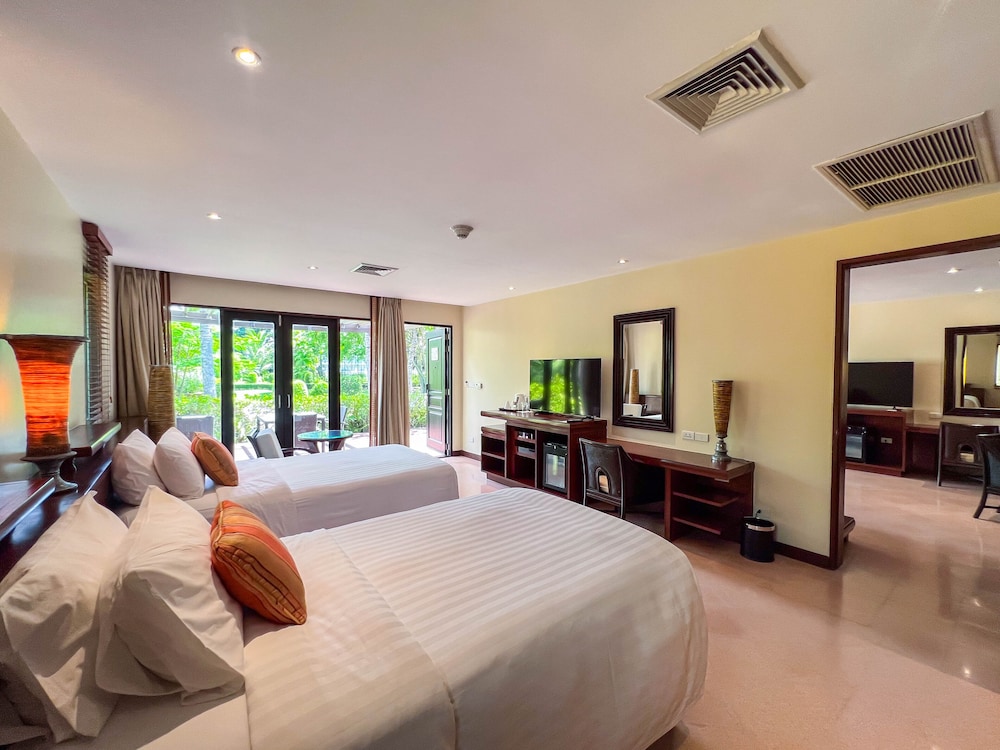 2 BEDROOMS, SUITE, VILLA