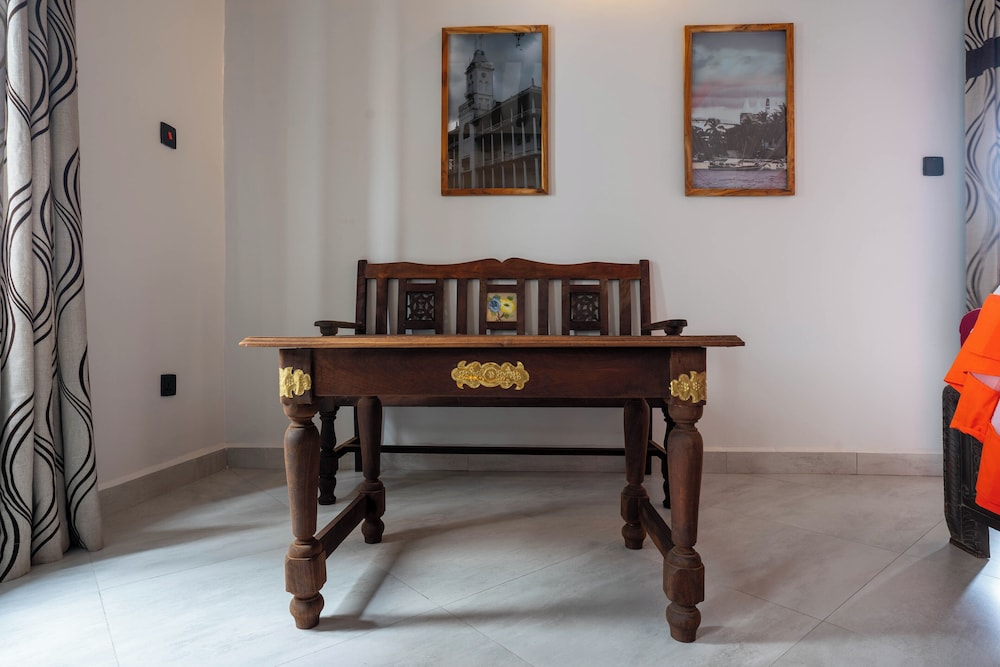Mizingani Seafront Hotel 13/80