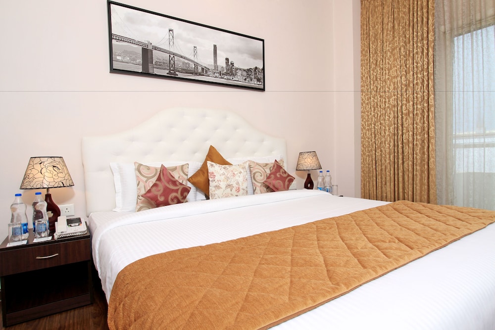 CHRIS HOTEL WHITEFIELD 12/50