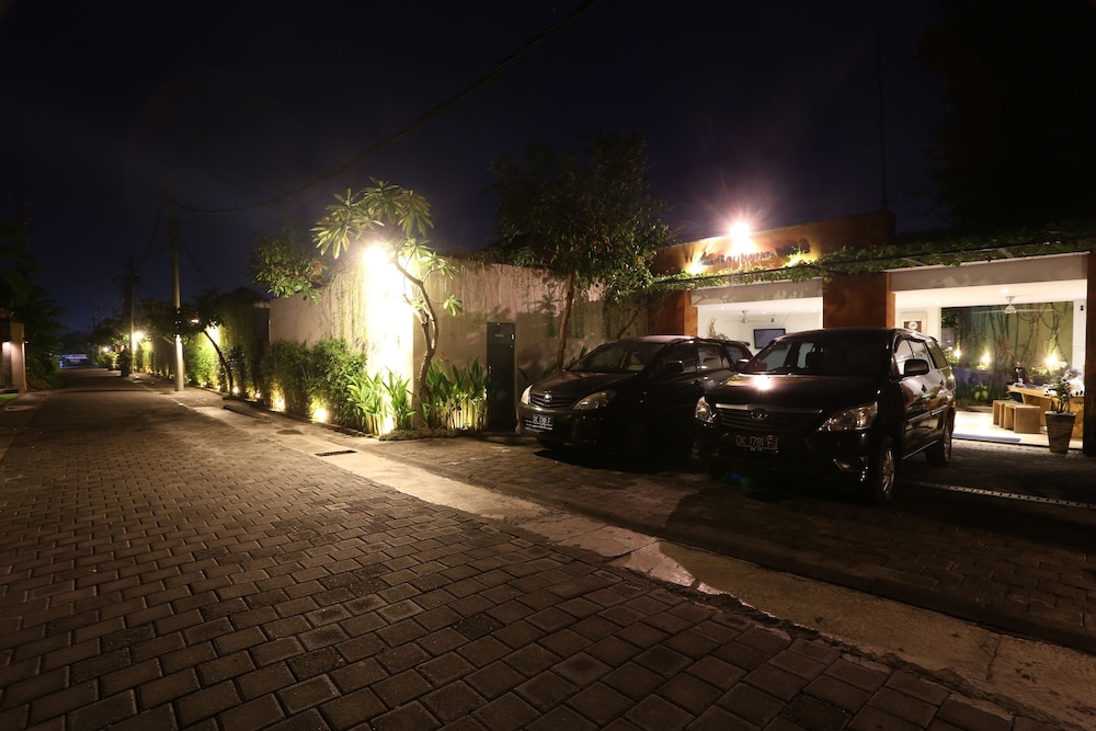 JAS BOUTIQUE VILLAS 29/37