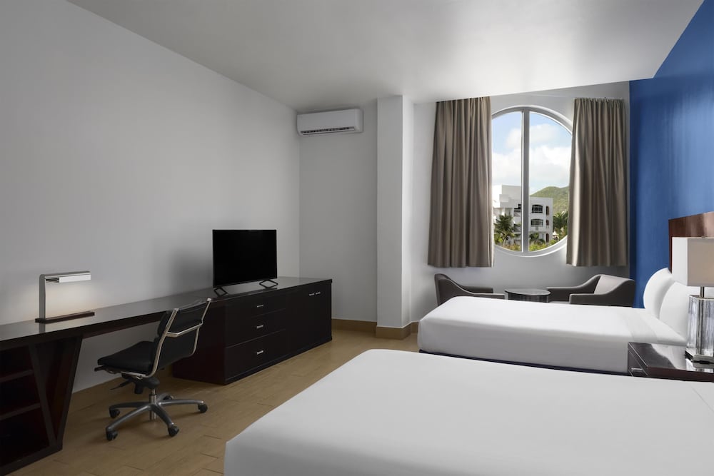 Commodore Suites, SureStay Collection by Best Western 58/71