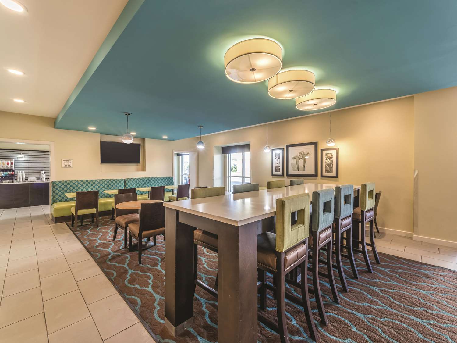 La Quinta Inn & Suites by Wyndham Collinsville - St. Louis 35/42