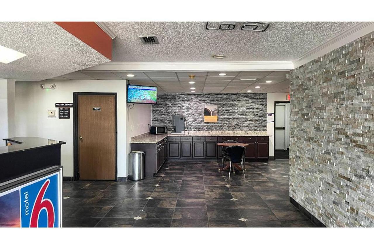 Lobby at Studio6 Mobile, AL, MOBILE - AL
