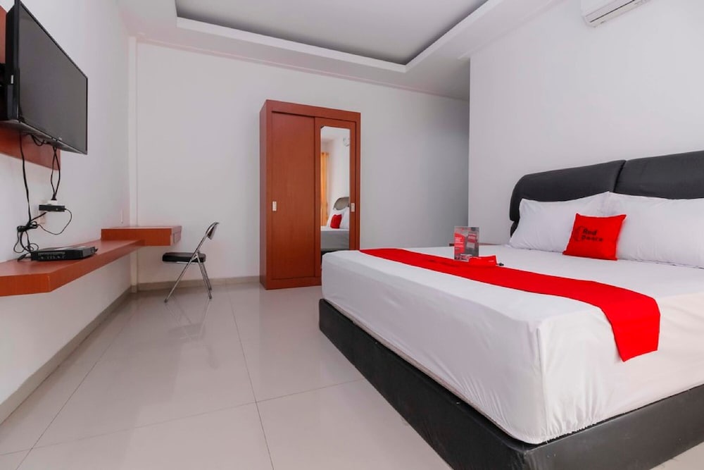 RedDoorz Premium @ Gandaria Jagakarsa 11/35