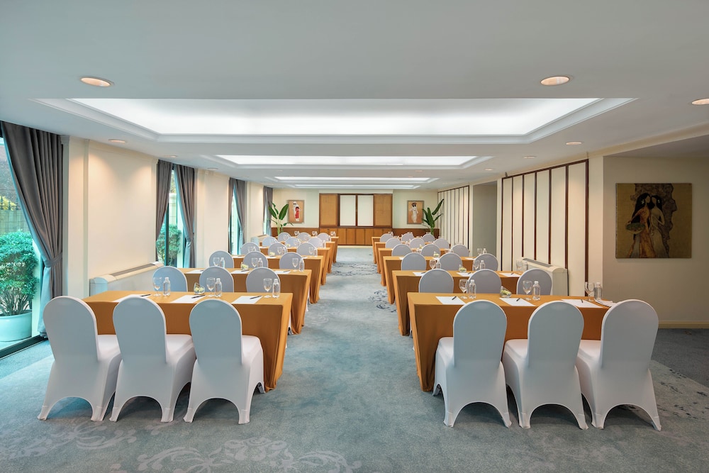 Avani Hai Phong Harbour View Hotel 40/50