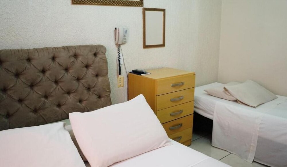 Rosas Hotel 11/58