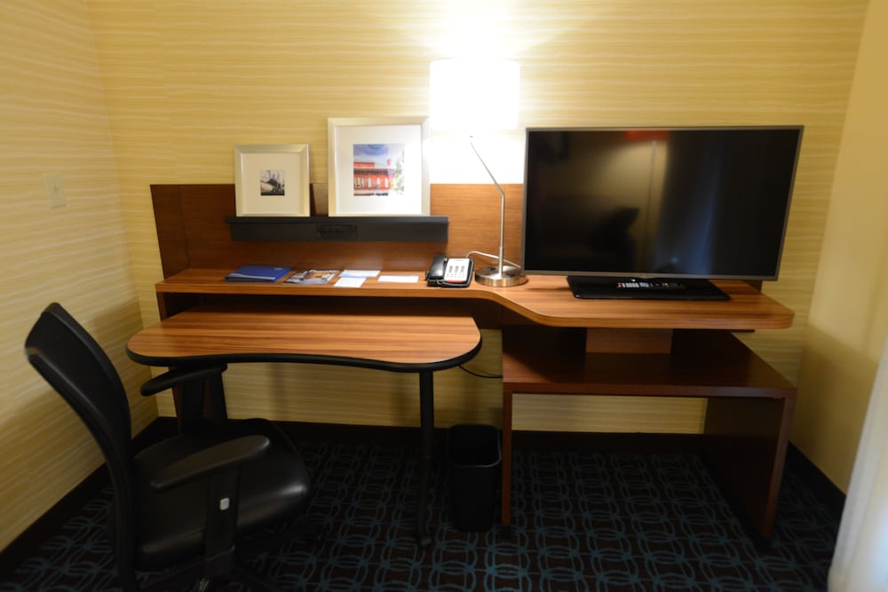 Fairfield Inn And Suites Bowling Green 45/46