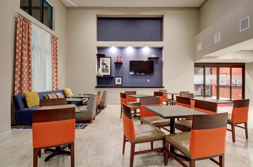 Hampton Inn And Suites Springfield Downtown 33/42