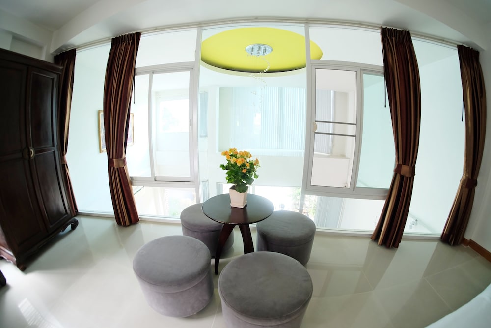 Daizy House 37/50
