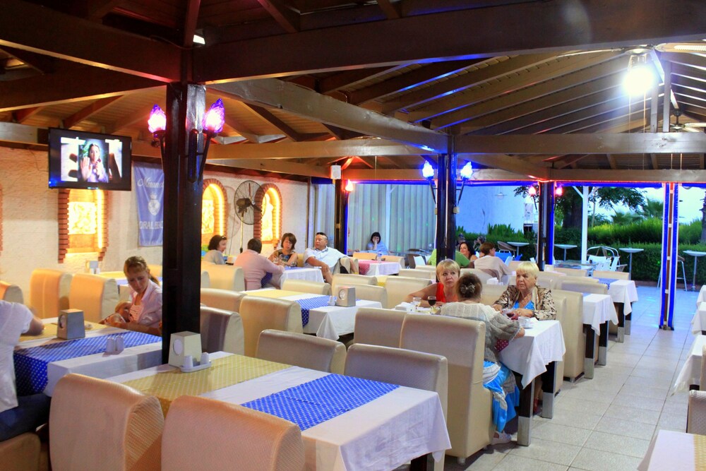 Miranda Moral Beach Hotel 55/61