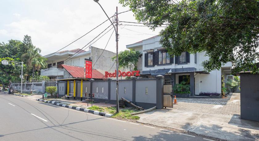 Reddoorz Plus Near Mall Slipi Jaya 4/50