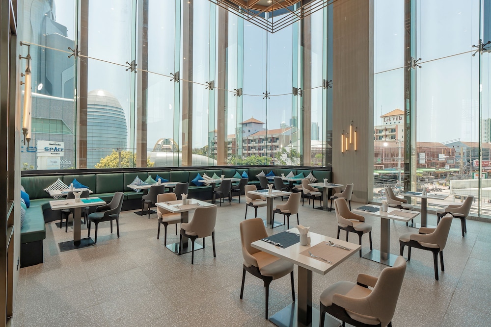 Akara Hotel Pattaya 68/82