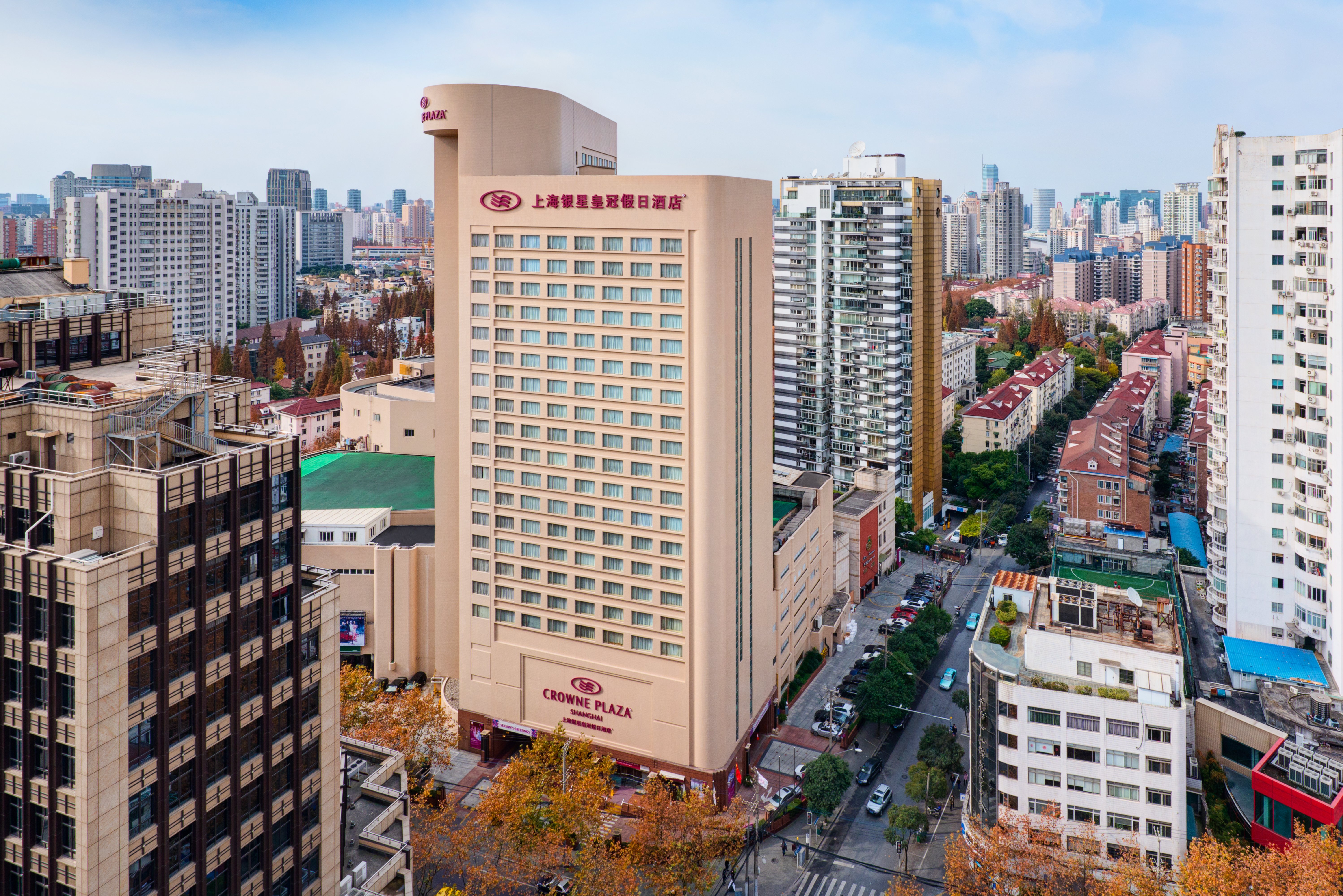 Crowne Plaza Shanghai 4/83