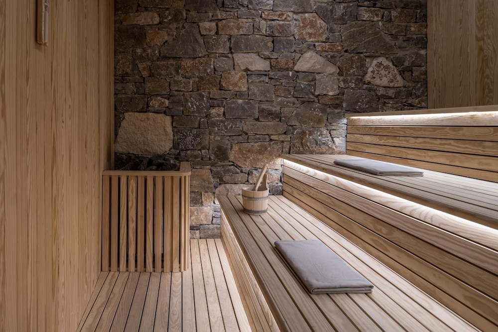Acro Suites a Wellbeing Resort 20/50