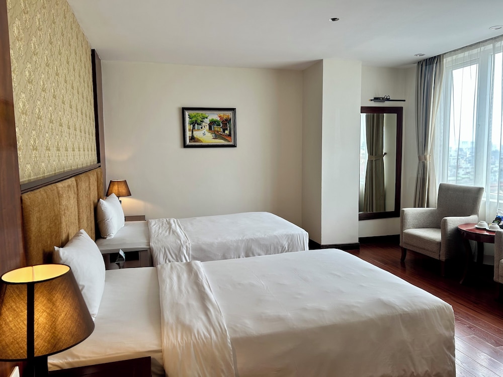 EXECUTIVE, TWIN BEDS, CITY VIEW