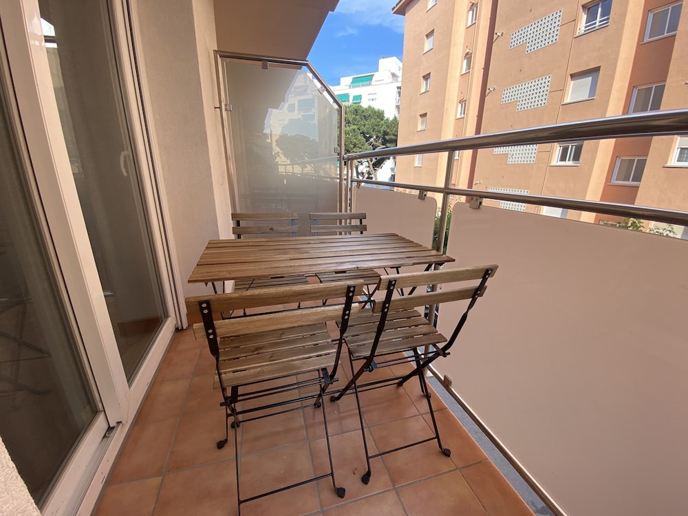 Apartamentos AR Isern 30/34