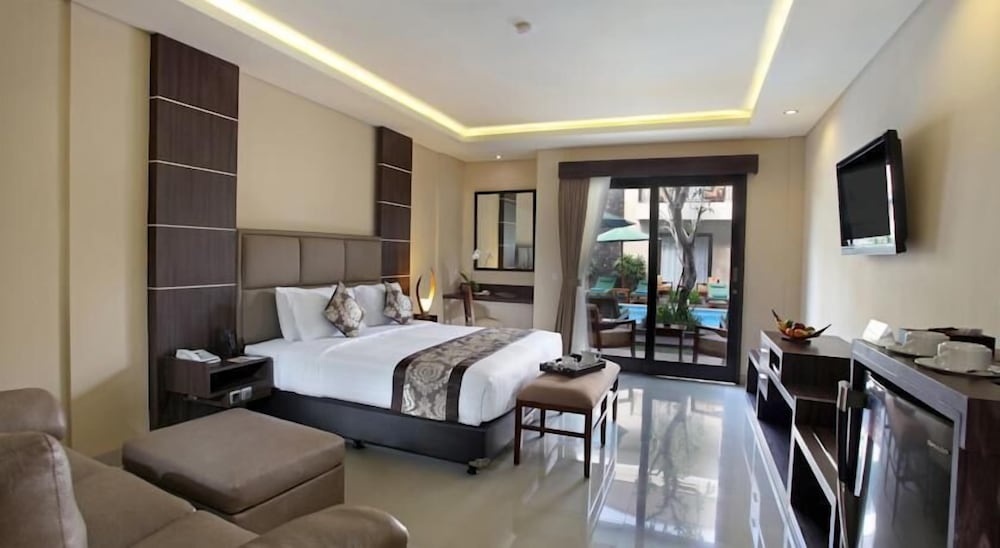 DELUXE, DOUBLE BED