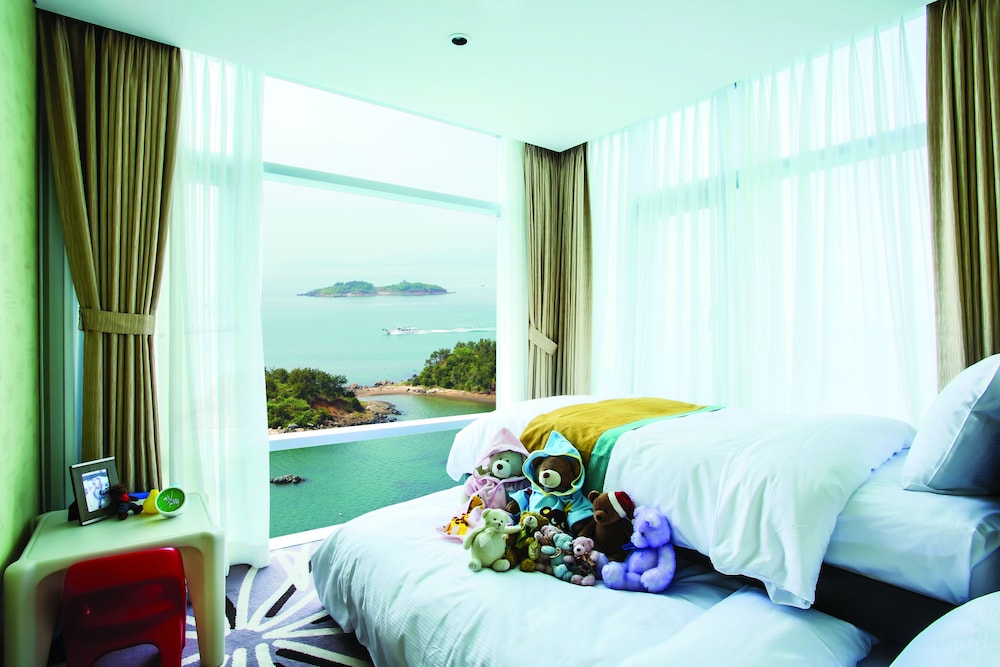 Hidden Bay Hotel 27/69