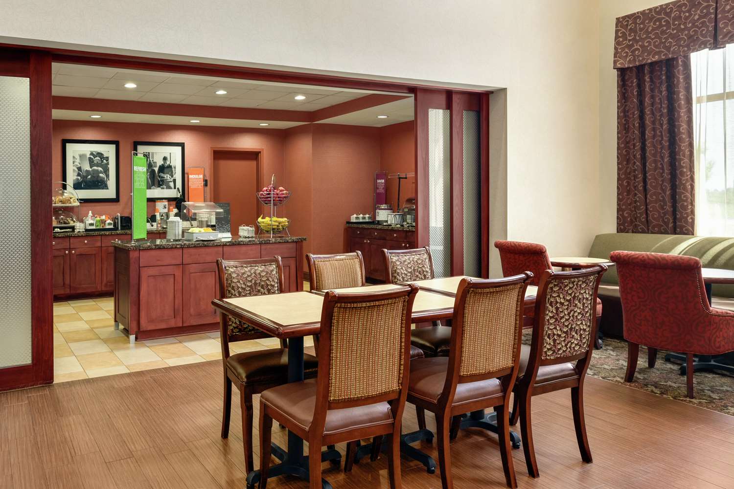 restaurant cafeteria