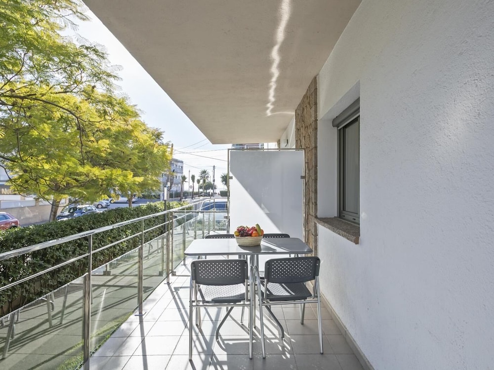 Castellmar Apartments 5/57