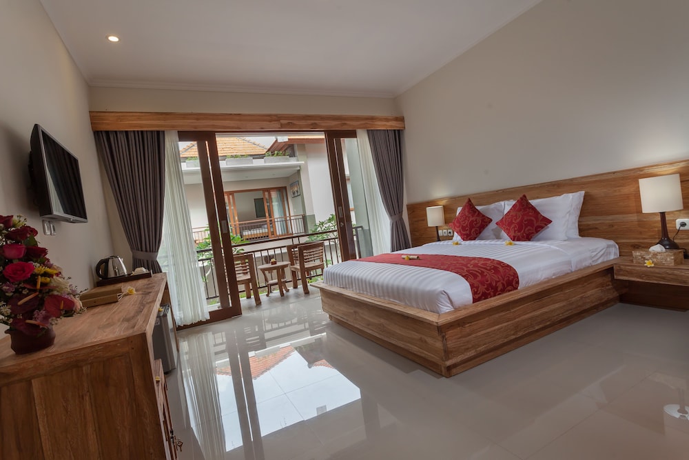 DELUXE, DOUBLE OR TWIN BED