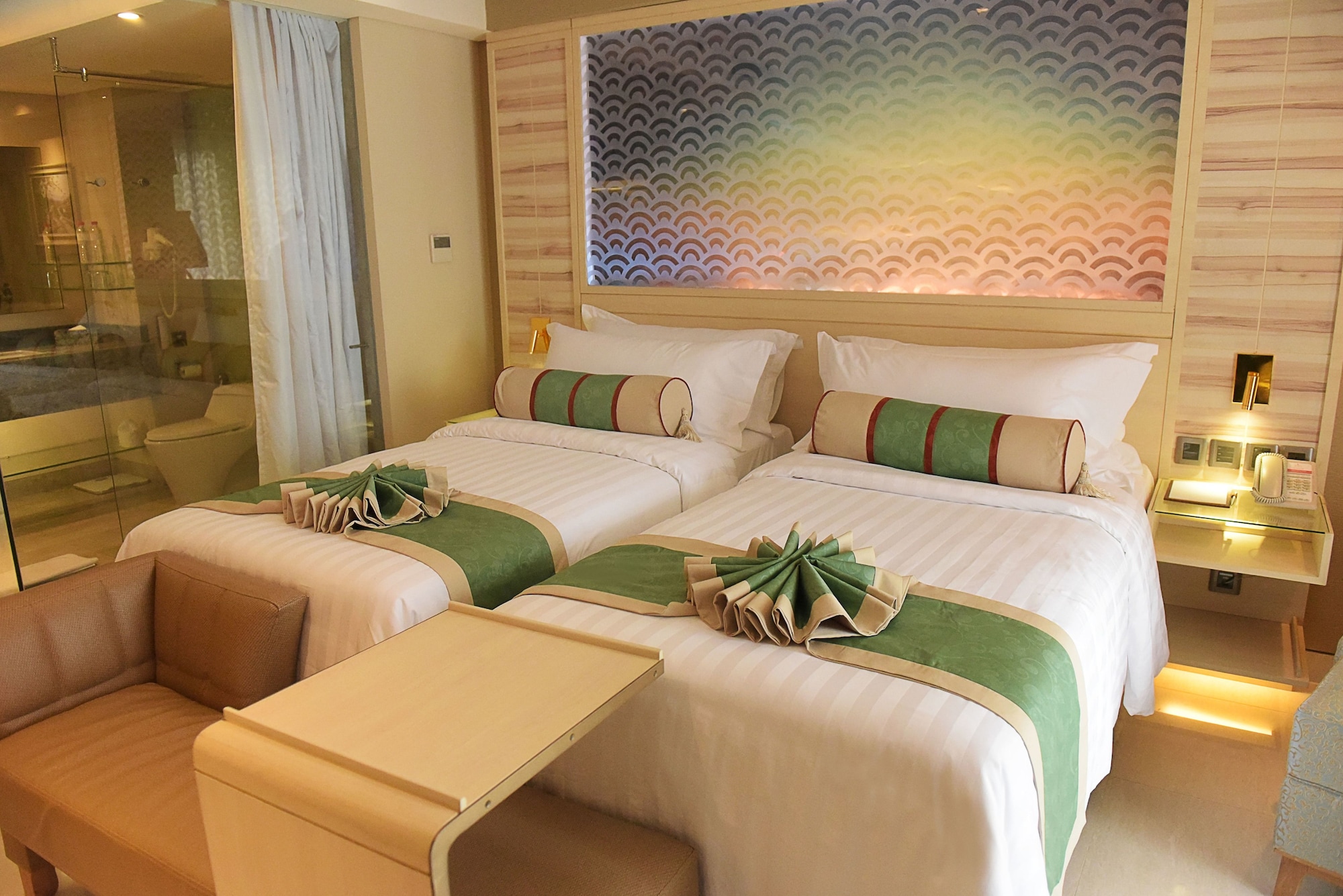 Deluxe, Twin Beds, Pool Access