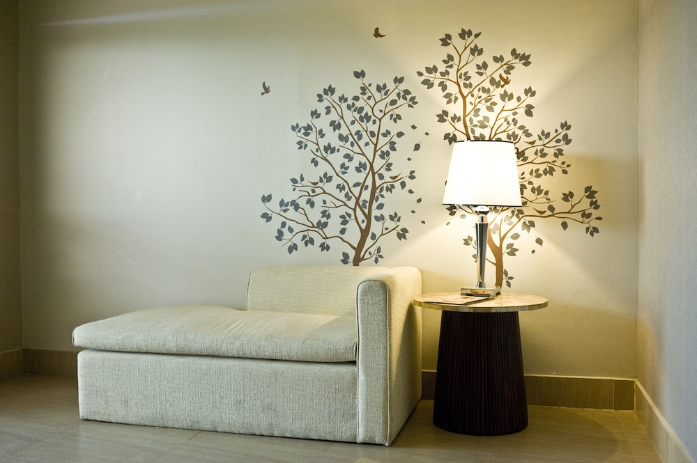 Goldberry Suites and Hotel Mactan photo3