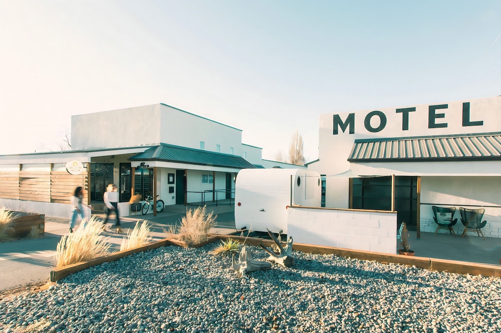 Mellow Moon Lodge 47/50
