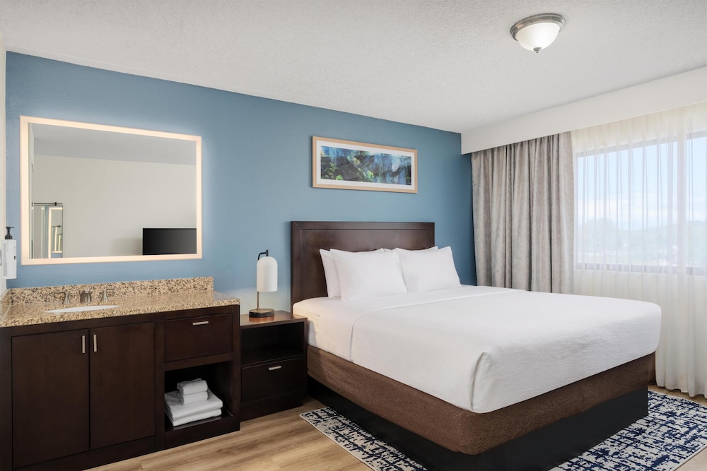 2 Bedrooms, Family Suite, King and Queen Bed, 2 Bathrooms