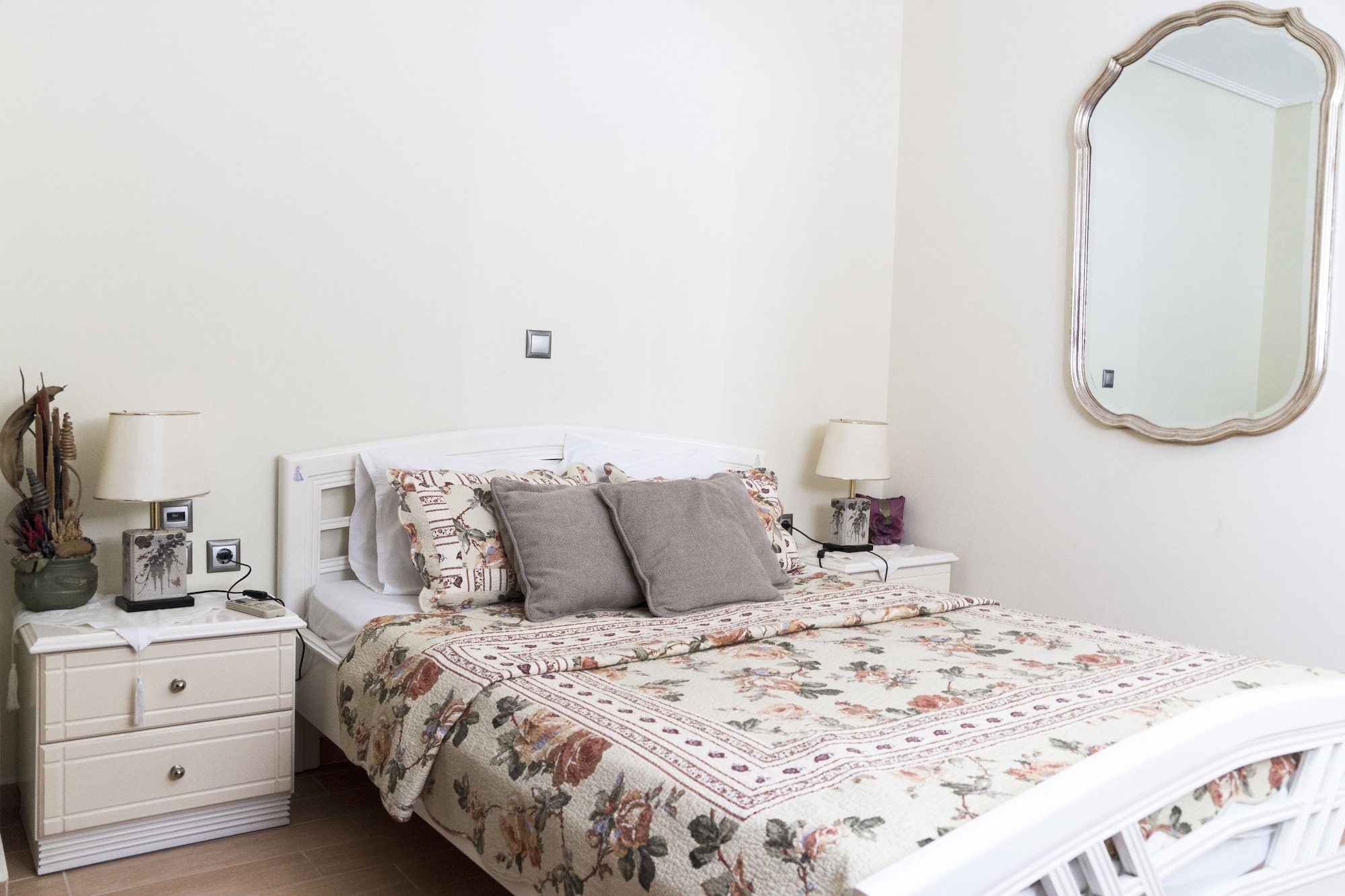 2 BEDROOMS, FAMILY, APARTMENT, KITCHEN