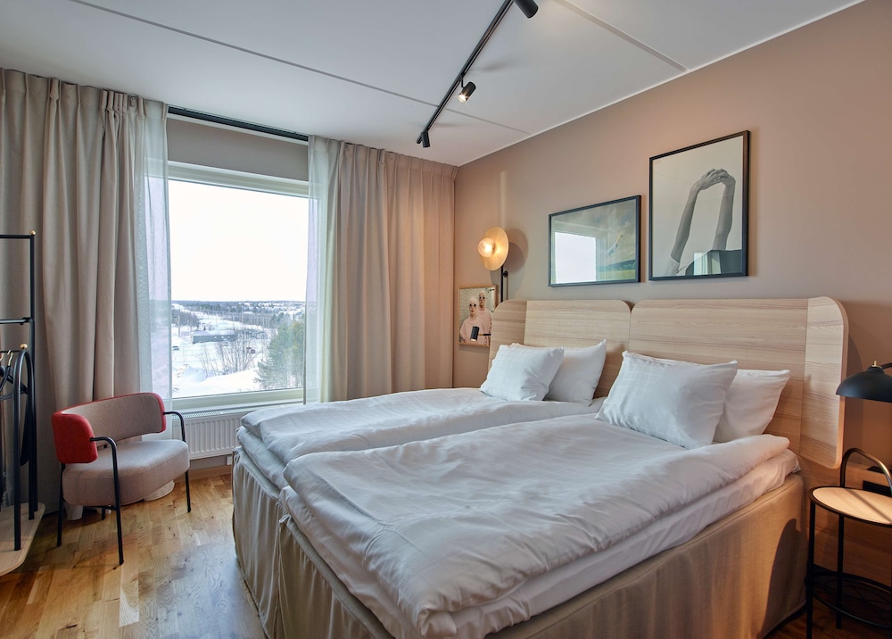Standard, Twin Beds