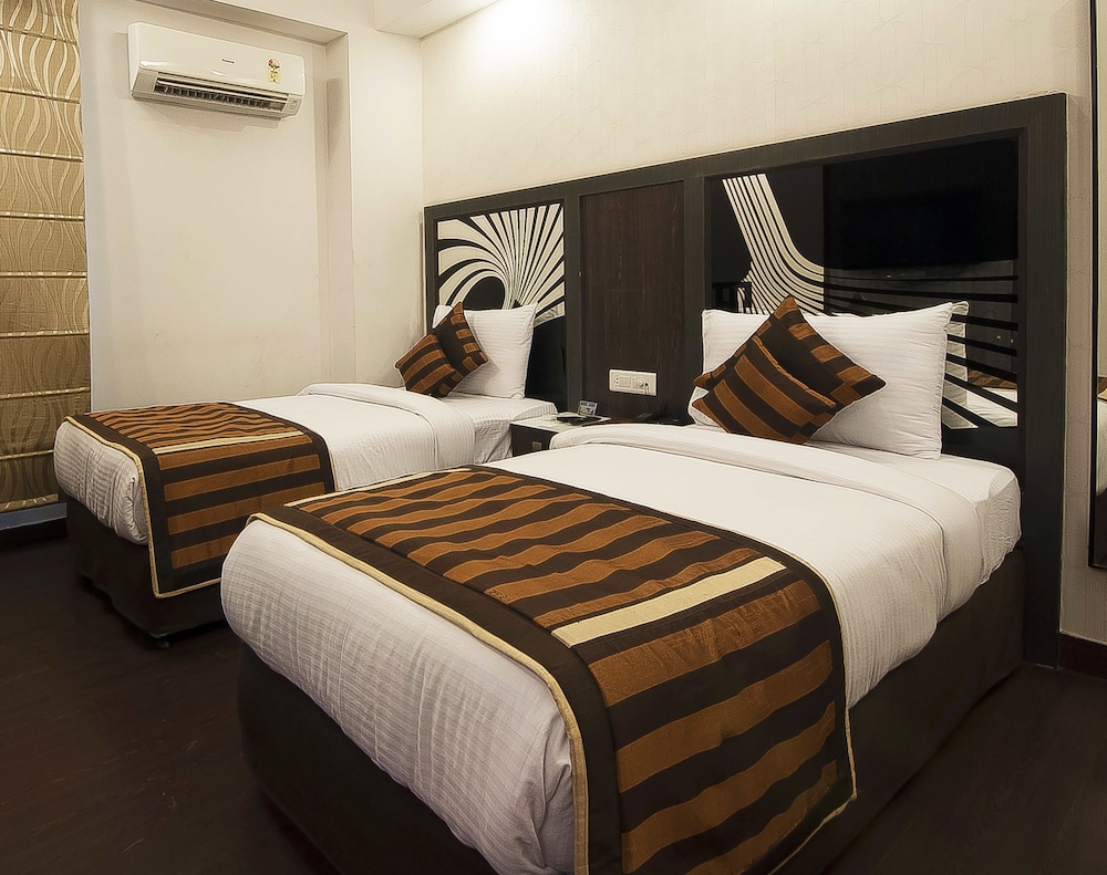 Hotel Pitrashish Premium 4/42