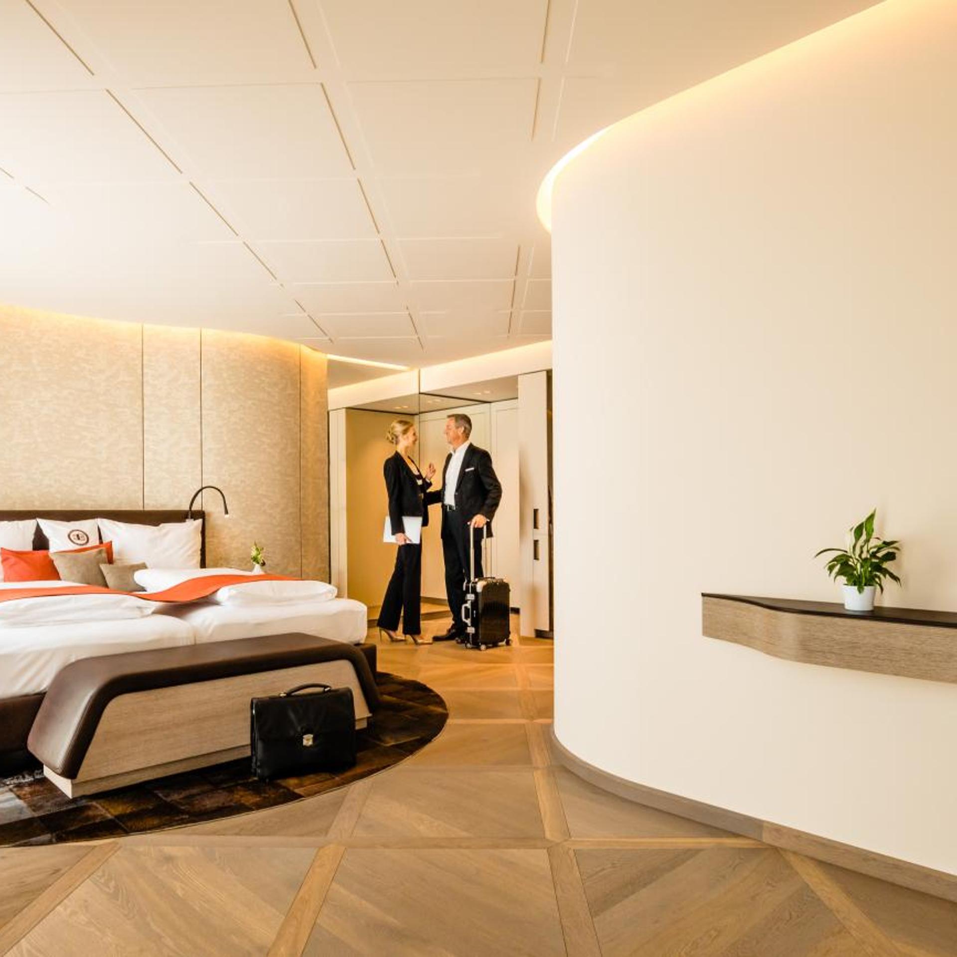 Plus, Comfort, King Bed